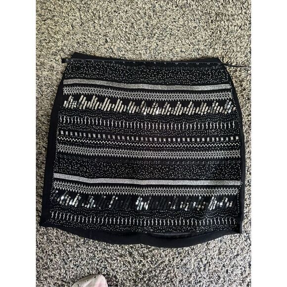 H&M sexy flirty, lightweight black mini with sequins and beads has a slip lining - Picture 7 of 12